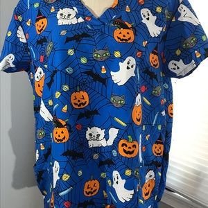 Luv Scrubs Fun Halloween Short Sleeve Print Top